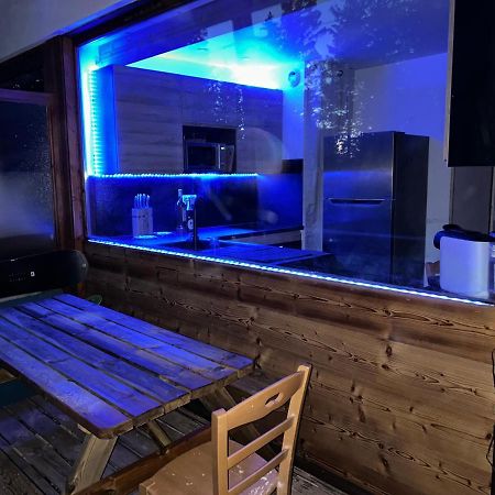 App 8 A 10 Pers Au Pied Des Pistes Apartment Chamrousse Exterior photo